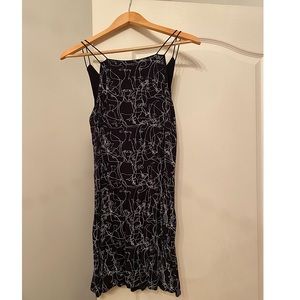 Fun and flirty slip dress from Urban Outfitters! Size S